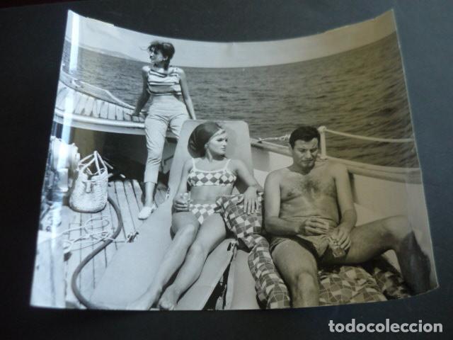 Cine: SOL DE VERANO ARTURO FERNANDEZ ACTOR ESCENA DE PELICULA ANTIGUA FOTOGRAFIA ORIGINAL 20 X 25 CM