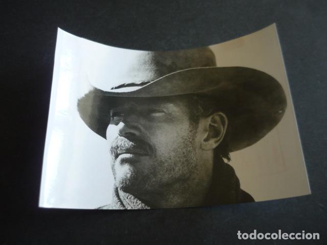Cin&eacute;ma: EL MAS VALIENTE ENTRE MIL CHARLTON HELSTON ESCENA DE PELICULA ANTIGUA FOTOGRAFIA ORIGINAL 12 X 18 CM