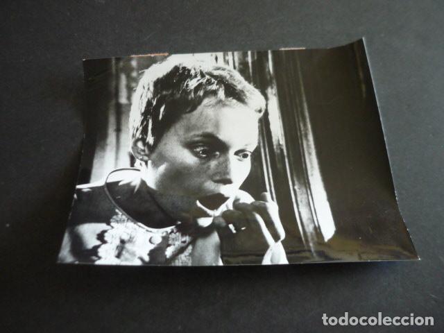 Cine: ROSEMARY'S BABY MIA FARROW ACTRIZ ESCENA DE PELICULA ANTIGUA FOTOGRAFIA ORIGINAL 14 X 18 CM