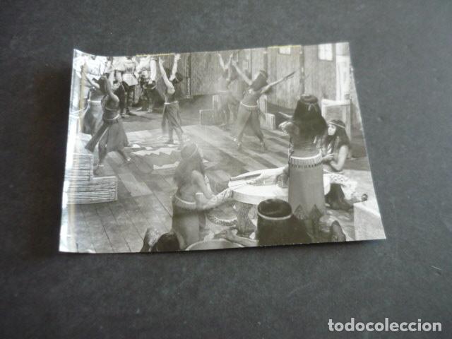 Cine: LA CONQUISTA DEL PACIFICO ESCENA DE LA PELICULA ANTIGUA FOTOGRAFIA ORIGINAL 10 X 15 CM