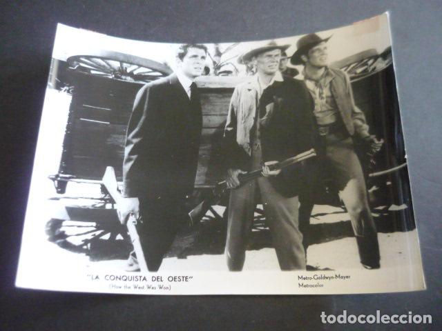 Cinema: LA CONQUISTA DEL OESTE ESCENA DE LA PELICULA ANTIGUA FOTOGRAFIA ORIGINAL 18 X 24 CM