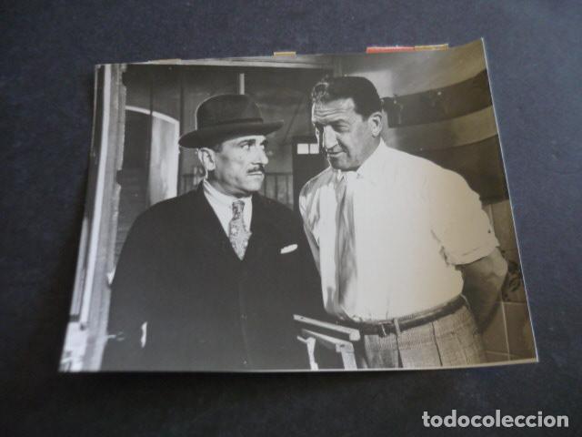 Cinema: COMPA&Ntilde;EROS DE FATIGAS ESCENA DE LA PELICULA ANTIGUA FOTOGRAFIA ORIGINAL 16 X 12 CM