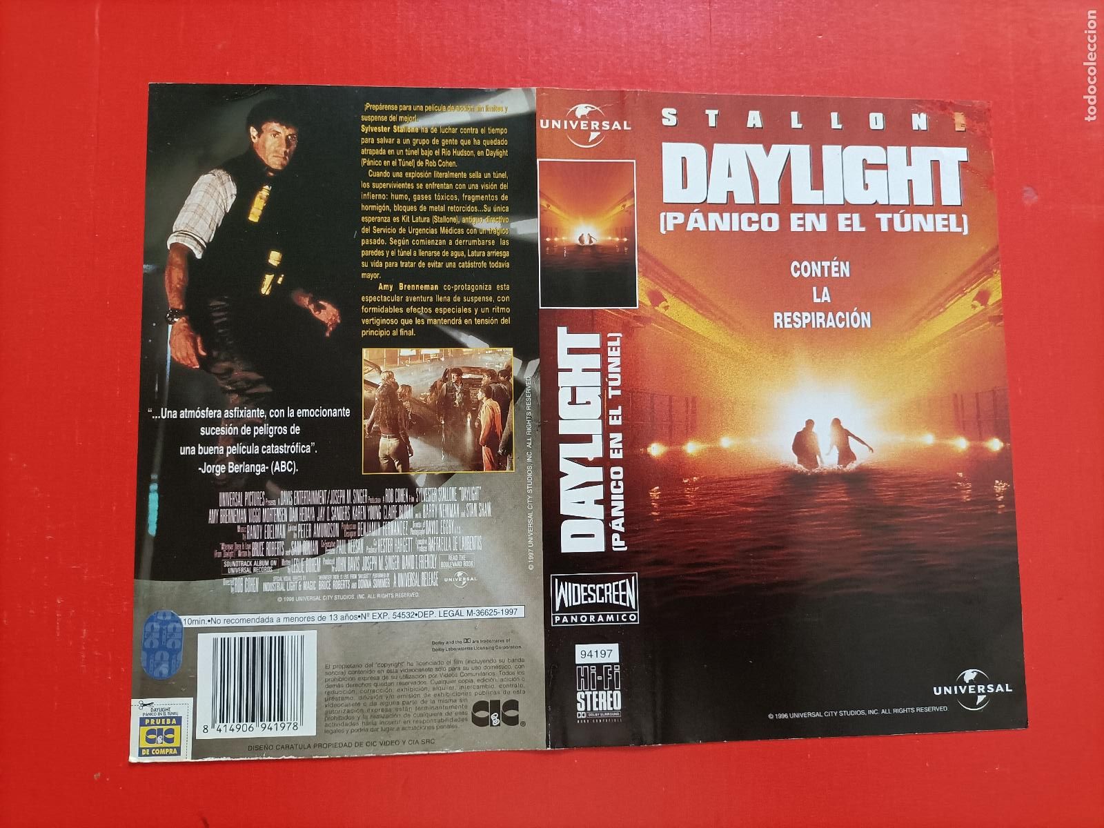 Cine: CARATULA SILVESTER STALLONE, EN LA PEL&Iacute;CULA P&Aacute;NICO EN EL TUNEL (DAYLIGHT) LA 1&ordf; ORIGINAL.