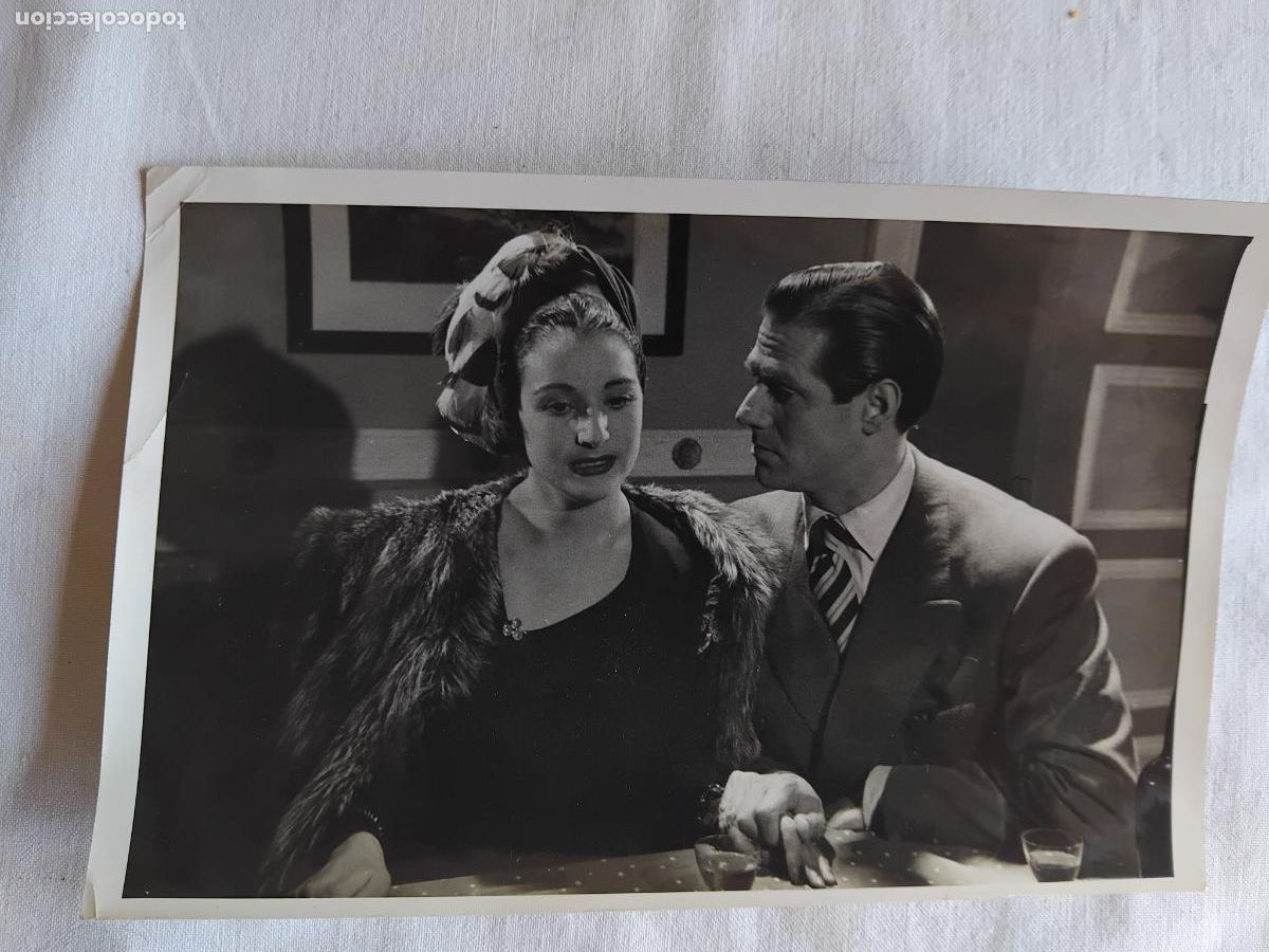 Cine: FOTOGRAFIA DE NATI MISTRAL Y MARIO CABRE EN LA PELICULA ORO Y MARFIL ANTES DE SU ESTRENO.