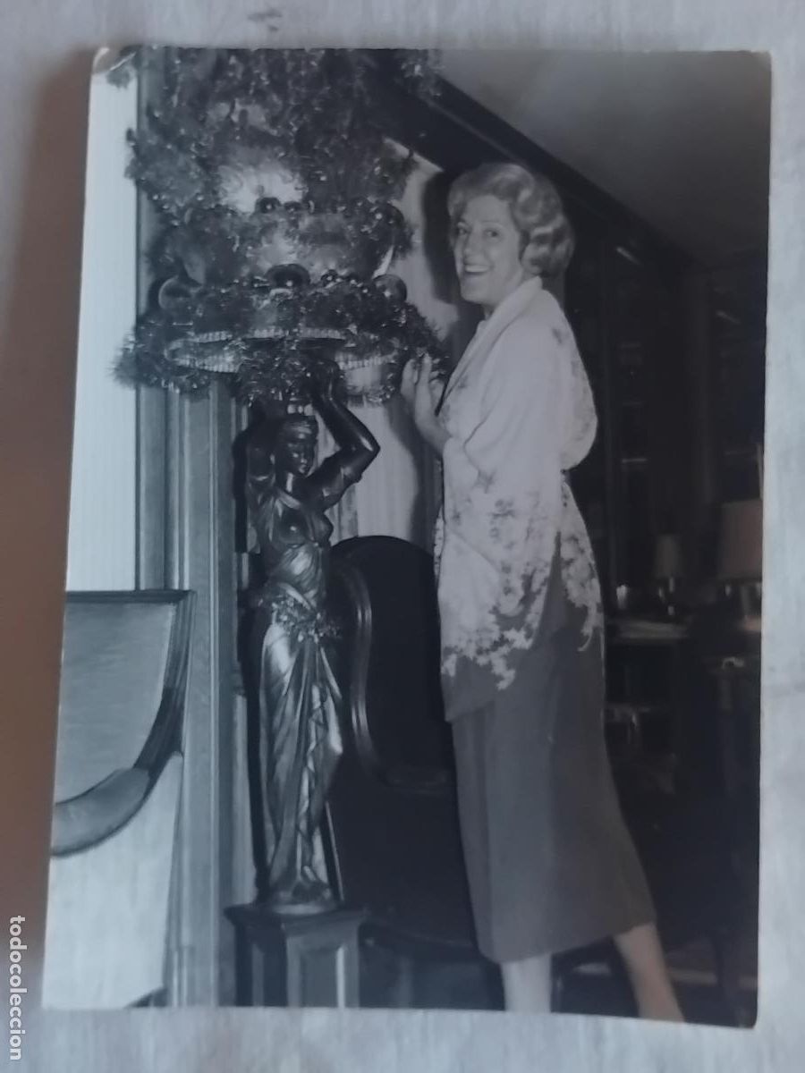 Cine: FOTOGRAFIA DE MARY SAMPERE EN SU CASA. 18 X 13 CM.