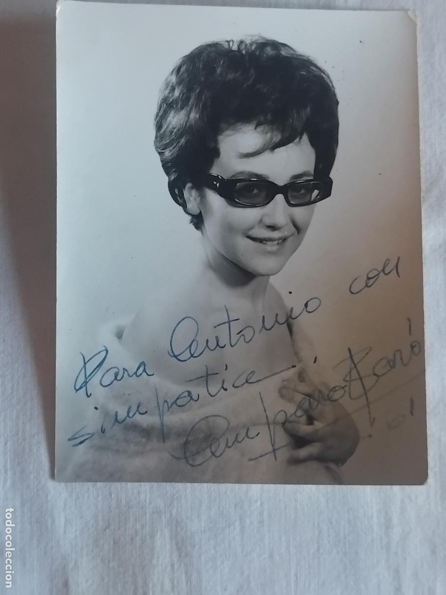 Cine: FOTOGRAFIA DE UNA JOVENCISIMA AMPARO FIRMADA Y DEDICADA. 12 X 9 CM.