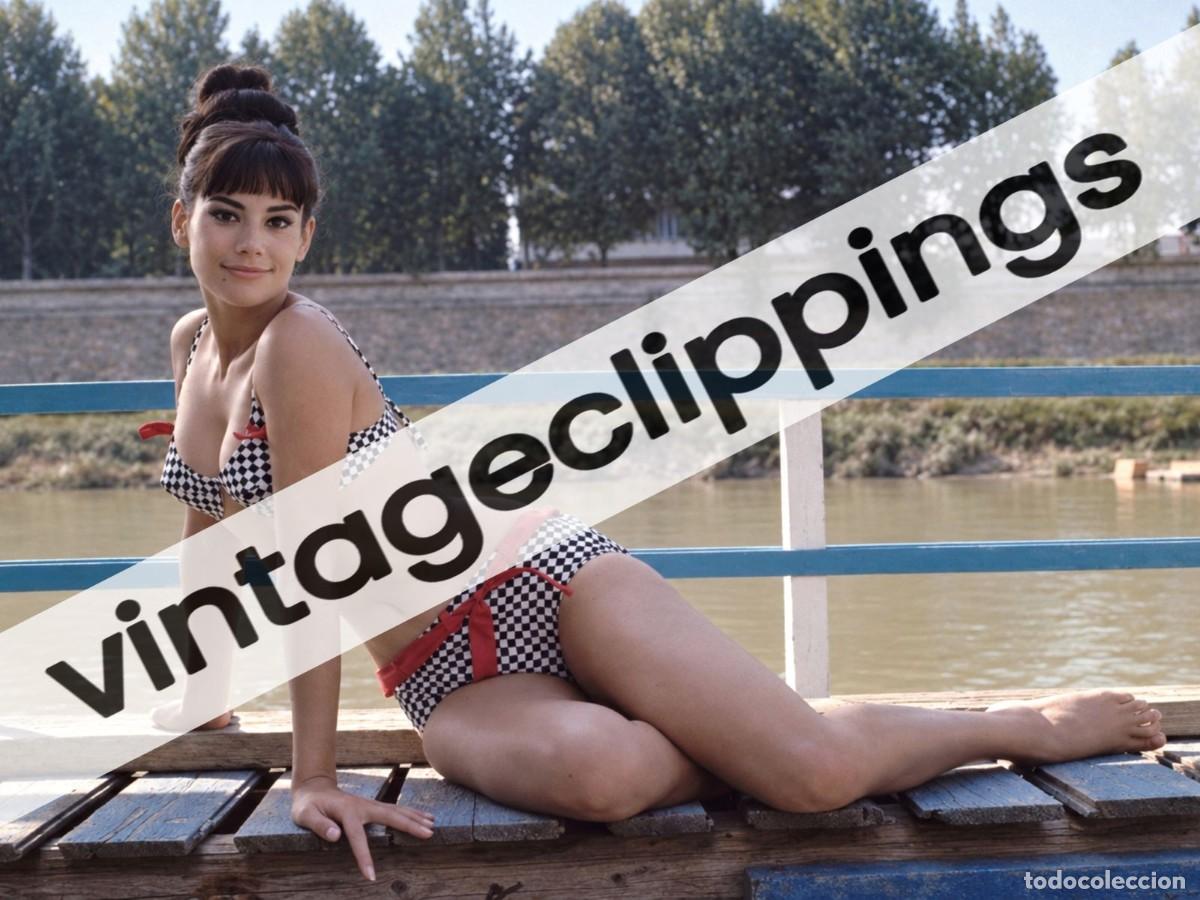 Cine: CLAUDINE AUGER Bikini Fotografia 1960 Photograph 20x15cm Bond Girl 007 sexy foto pinup
