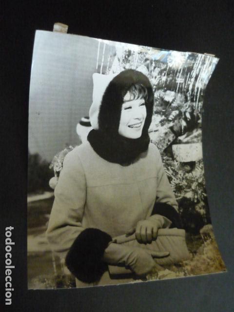 Cin&eacute;ma: SHIRLEY MACLAINE ACTRIZ ANTIGUA FOTOGRAFIA ORIGINAL 24 X 18 CM