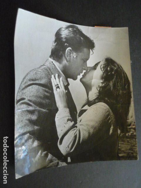 Kino: ELISABET TAYLOR ACTRIZ ANTIGUA FOTOGRAFIA ORIGINAL 18 X 16 CM