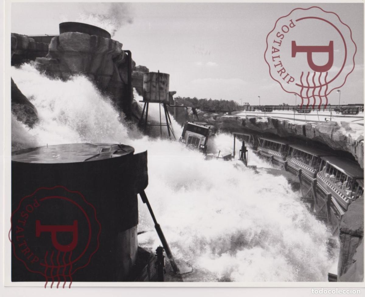 Cine: RAMPAGING WATERS ARE UNDER CONTROL SPECIAL EFFECTS WALT DISNEY. CINE CINEMA. ACTOR ACTRESS. ACTRIZ.