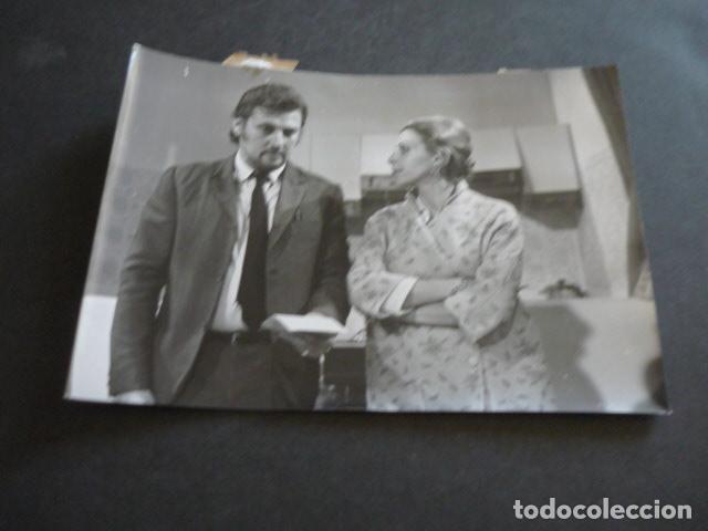 Cin&eacute;ma: CARLOS LARRA&Ntilde;AGA Y MARIA LUISA MERLO ACTORES ANTIGUA FOTOGRAFIA ORIGINAL 18 X 13 CM