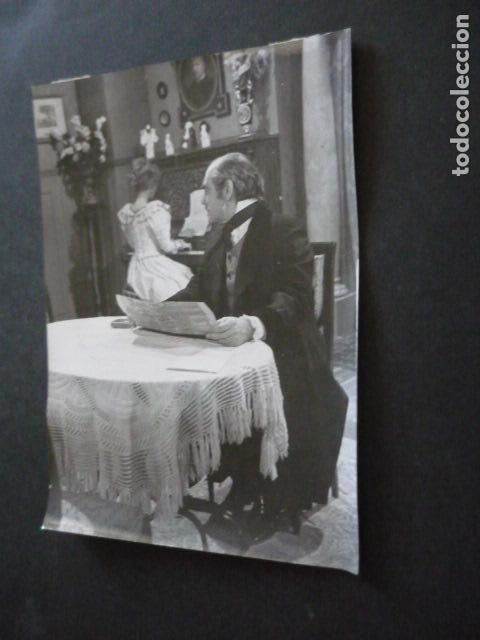 Cin&eacute;ma: COMPA&Ntilde;ERA TE DOY SERIE TELEVISION ESPA&Ntilde;OLA ESCENA ANTIGUA FOTOGRAFIA ORIGINAL 18 X 13 CM