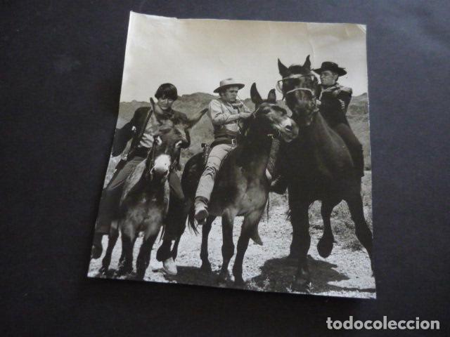 Cin&eacute;ma: EL GRAN CHAPARRAL ESCENA DE LA PELICULA ANTIGUA FOTOGRAFIA ORIGINAL 18 X 16 CM