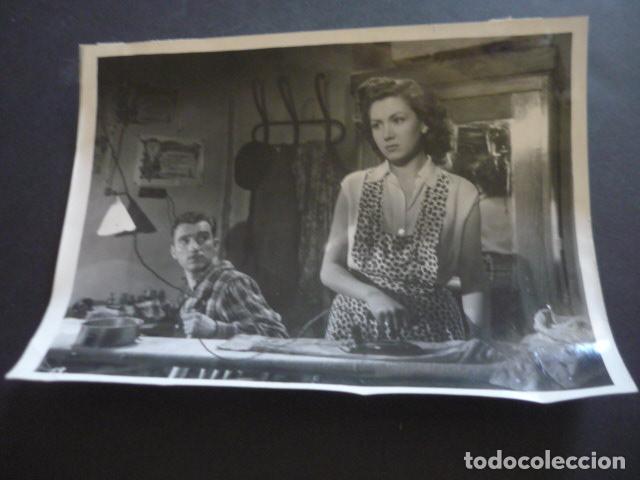 Cinema: FERNANDOP FERNAN GOMEZ Y ELVIRA QUINTILL&Aacute; ACTRIZ ANTIGUA FOTOGRAFIA ORIGINAL 18 X 24 CM