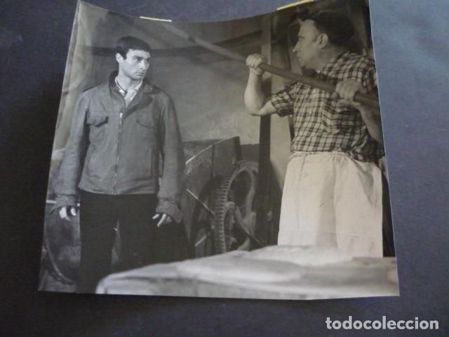 Kino: LOS ELEGIDOS ESCENA DE LA PELICULA ANTIGUA FOTOGRAFIA ORIGINAL 16 X 17 CM