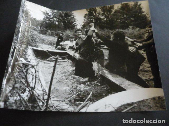 Kino: LOS ELEGIDOS ESCENA DE LA PELICULA ANTIGUA FOTOGRAFIA ORIGINAL 20 X 25 CM