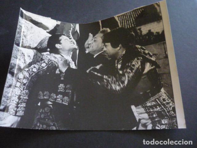 Kino: LOS ELEGIDOS ESCENA DE LA PELICULA ANTIGUA FOTOGRAFIA ORIGINAL 18 X 24 CM