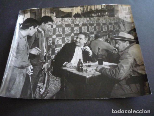 Cin&eacute;ma: LOS ELEGIDOS ESCENA DE LA PELICULA ANTIGUA FOTOGRAFIA ORIGINAL 18 X 24 CM