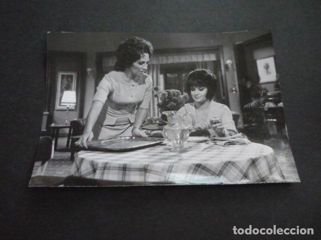 Cin&eacute;ma: VERDE ESMERALDA SERIE TELEVISION ANTIGUA FOTOGRAFIA ORIGINAL 13 X 18 CM