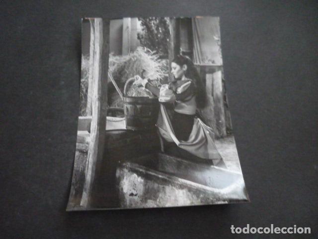 Cin&eacute;ma: LA ILUSTRE FREGONA SERIE TELEVISION ESPA&Ntilde;OLA ANTIGUA FOTOGRAFIA ORIGINAL 18 X 13 CM