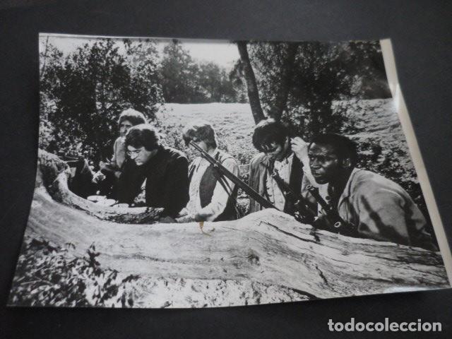 Cine: LOS JOVENES REBELDES SERIE TELEVISION ESPA&Ntilde;OLA ANTIGUA FOTOGRAFIA ORIGINAL 18 X 24 CM