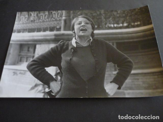 Cinema: LA CURIOSA MARIA JOSE ROMAN ACTRIZ ESCENA DE LA PELICULA ANTIGUA FOTOGRAFIA ORIGINAL 20 X 30 CM