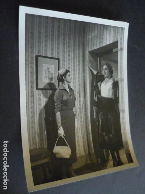 Kino: MARY SANTPERE ACTRIZ EN HEREDERO EN APUROS ESCENA PELICULA ANTIGUA FOTOGRAFIA ORIGINAL 18 X 24 CM