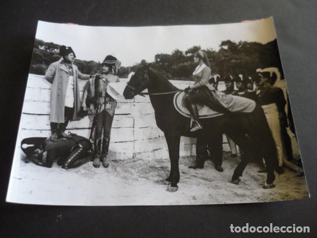 Kino: CLAUDIA CARDINALE ACTRIZ ANTIGUA FOTOGRAFIA ORIGINAL 18 X 24 CM