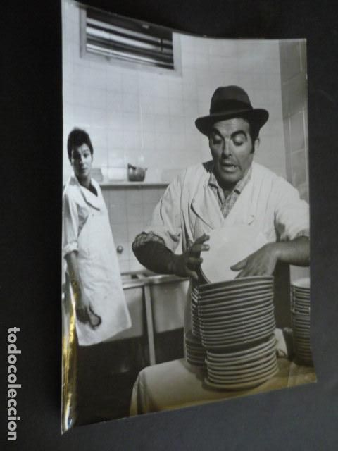 Cinema: JOSE LUIS CARBONELL ACTOR EN CHIC-CHICA BOOM ESCENA PELICULA ANTIGUA FOTOGRAFIA ORIGINAL 18 X 24 CM