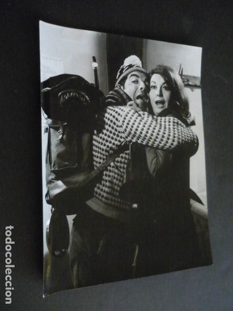 Cine: CHICO CHICA BOOM MARIA ASUNCION VICTORIA ESCENA DE PELICULA ANTIGUA FOTOGRAFIA ORIGINAL 24 X 18 CM