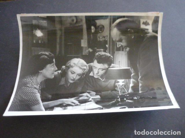 Cinema: PAPA MAMA LA MUCHACHA Y YO ESCENA DE PELICULA ANTIGUA FOTOGRAFIA ORIGINAL 18 X 24 CM