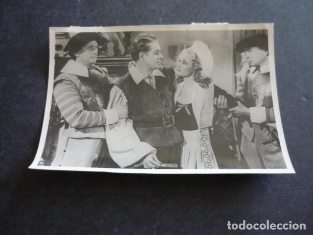 Cinema: PIERNAS DE PLATA ESCENA DE PELICULA ANTIGUA FOTOGRAFIA ORIGINAL 11 X 8 CM