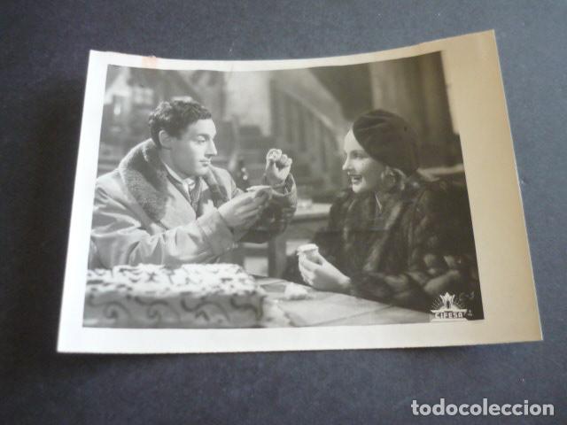 Cine: CUANDO LLEGUE LA NOCHE ESCENA DE PELICULA ANTIGUA FOTOGRAFIA ORIGINAL 16 X 12 CM