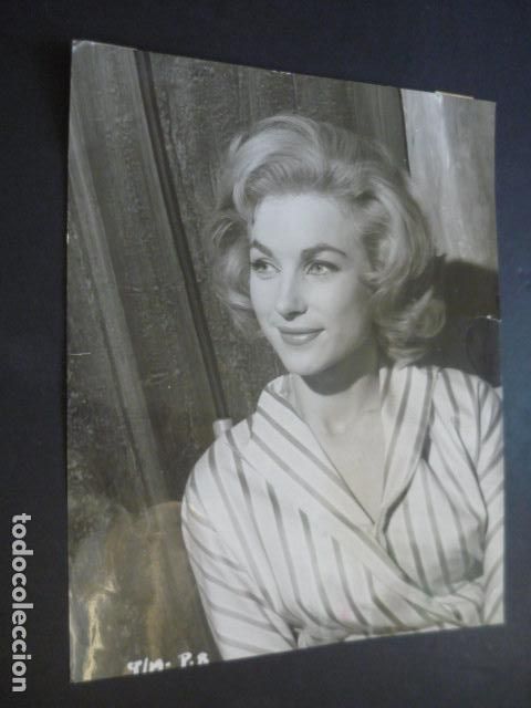 Cine: SHIRLEY ANNE FIELD ACTRIZ ANTIGUA FOTOGRAFIA ORIGINAL 18 X 24 CM