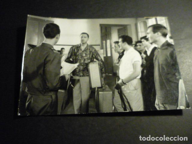 Kino: HORIZONES DE LUZ ANTONIO OZORES ACTOR ESCENA DE LA PELICULA ANTIGUA FOTOGRAFIA ORIGINAL 18 X 12 CM