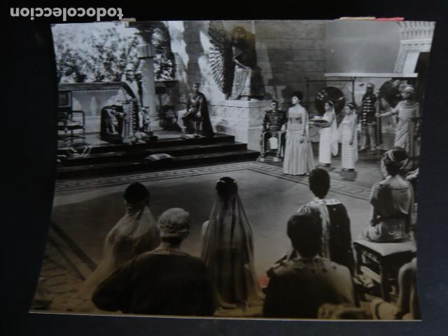 Cin&eacute;ma: ESTHER Y EL REY ESCENA DE LA PELICULA ANTIGUA FOTOGRAFIA ORIGINAL 18 X 24 CM
