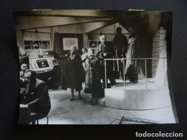 Cinema: SE HA PERDIDO UN SPUTNIK ESCENA DE LA PELICULA ANTIGUA FOTOGRAFIA ORIGINAL 18 X 12 CM