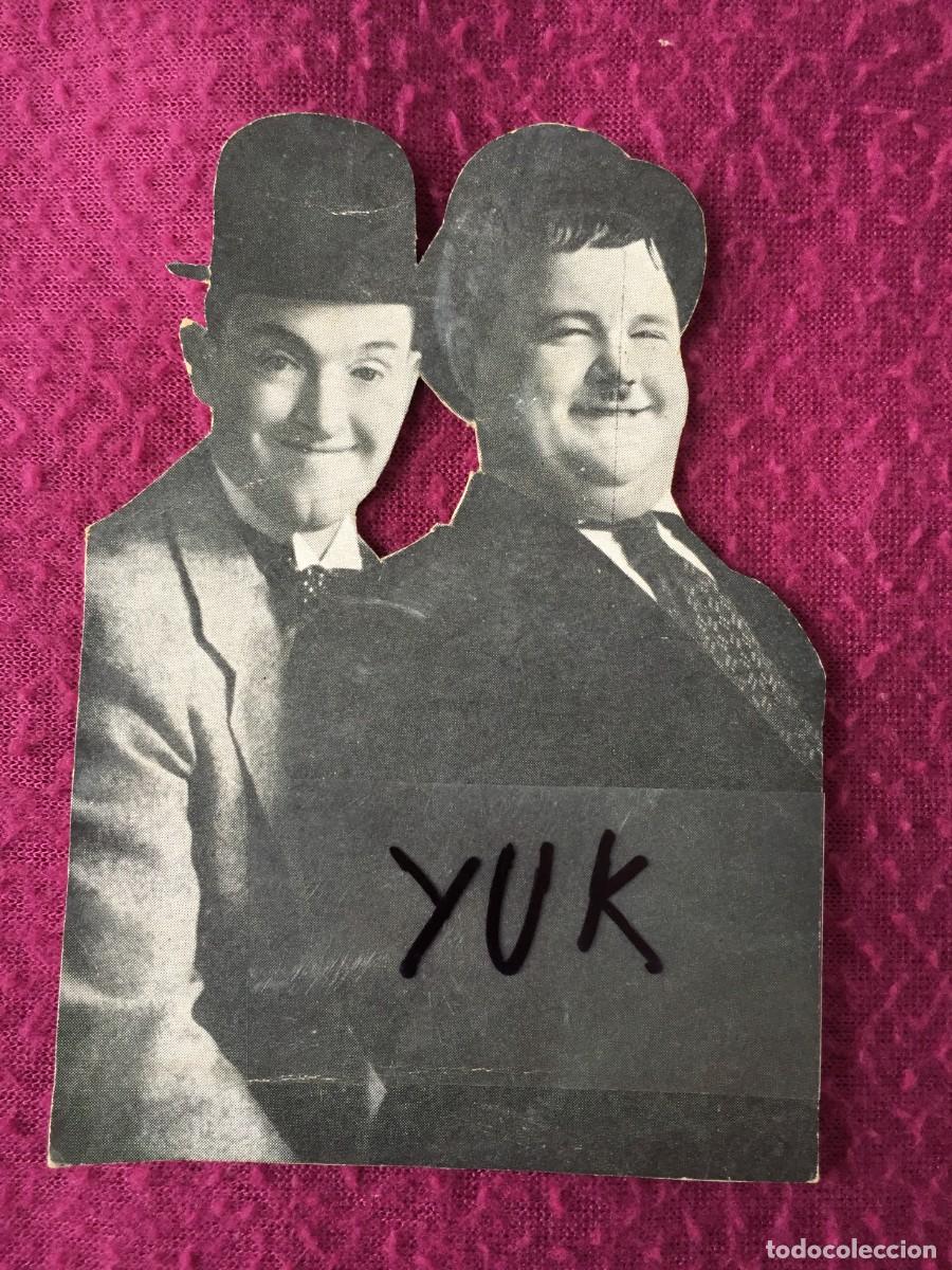 Cine: TARJETA POSTAL PUBLICITARIA RECORTADA DEL GORDO Y EL FLACO - STAN LAUREL Y OLIVER HARDY - A&Ntilde;OS 30