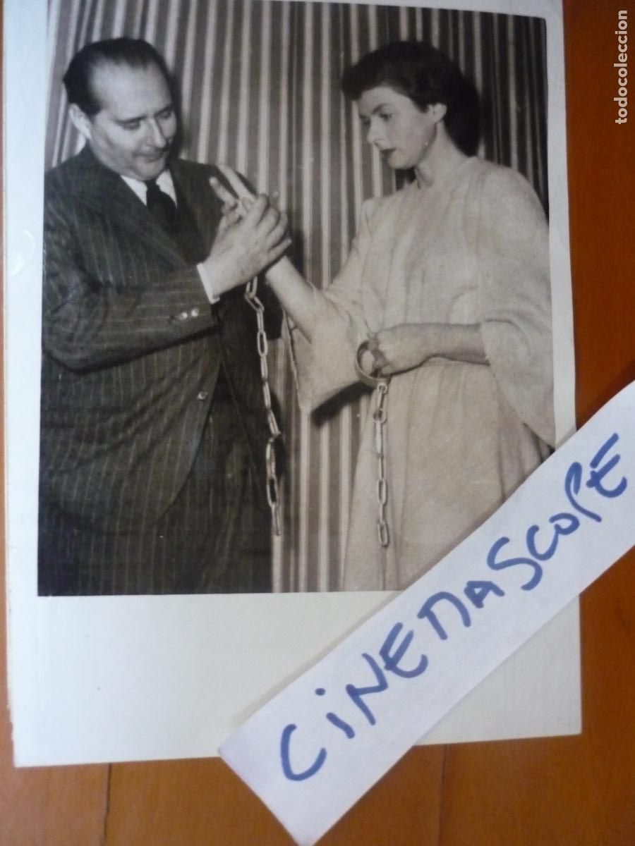 Cine: ingrid bergman - foto b/n original - roberto rossellini encadena ingrid en ensayo de juana de arco