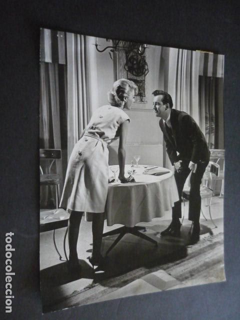 Cine: SANDRA LEE ACTRIZ CON BOBBY DARIN CANTANTE ANTIGUA FOTOGRAFIA 18 X 24 CM
