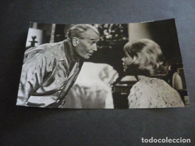 Cine: SANDRA LEE ACTRIZ CON MAURICE CHEVALIER ANTIGUA FOTOGRAFIA 23 X 14 CM