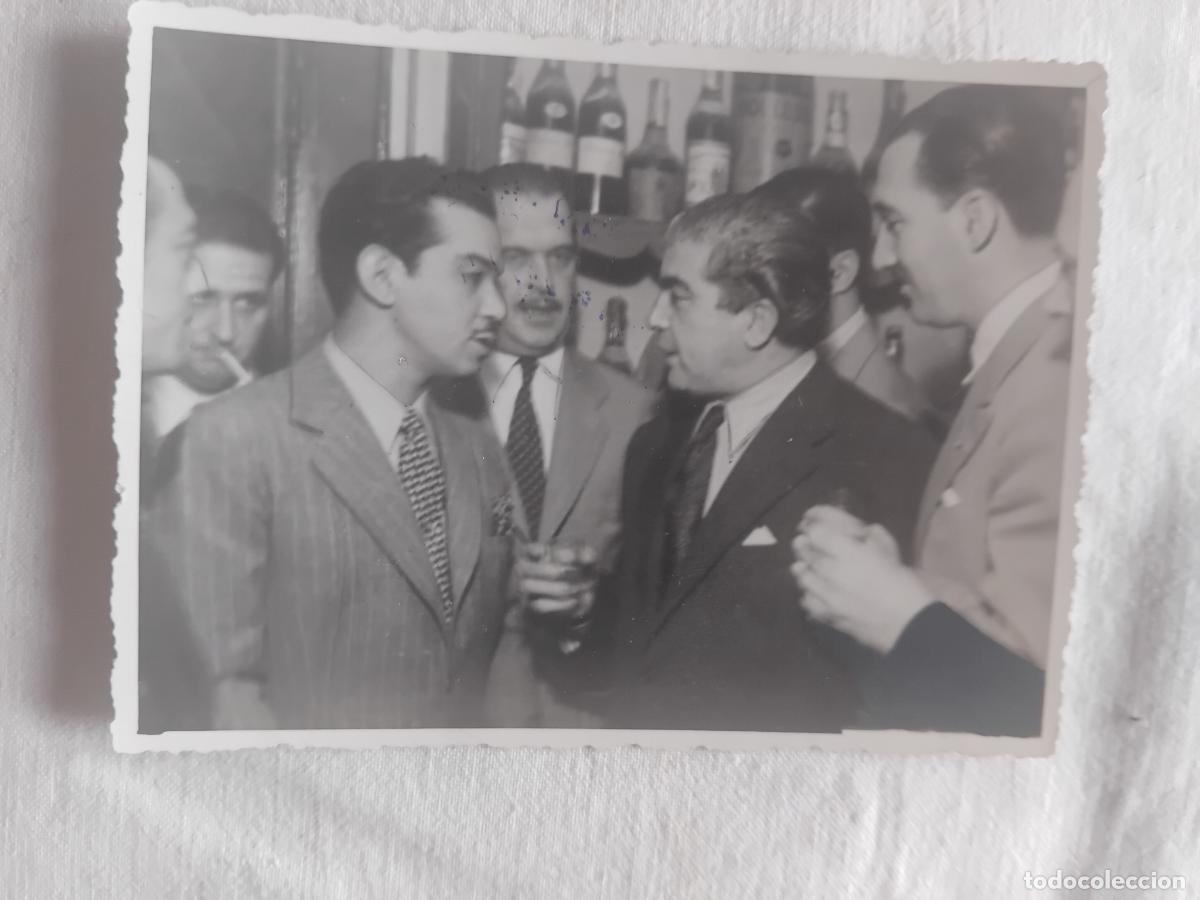 Cine: FOTO ORIGINAL DE MARIO MORENO CANTINFLAS CONVERSANDO CON CESAREO GONZALEZ PARA REVISTA IMAGENES