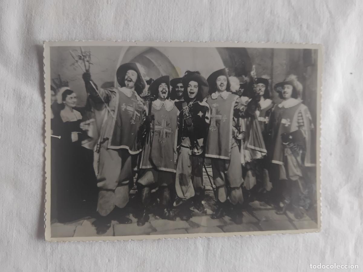 Cine: FOTO ORIGINAL DE MARIO MORENO CANTINFLAS EN LOS TRES MOSQUETEROS. 16 X 11 CM.