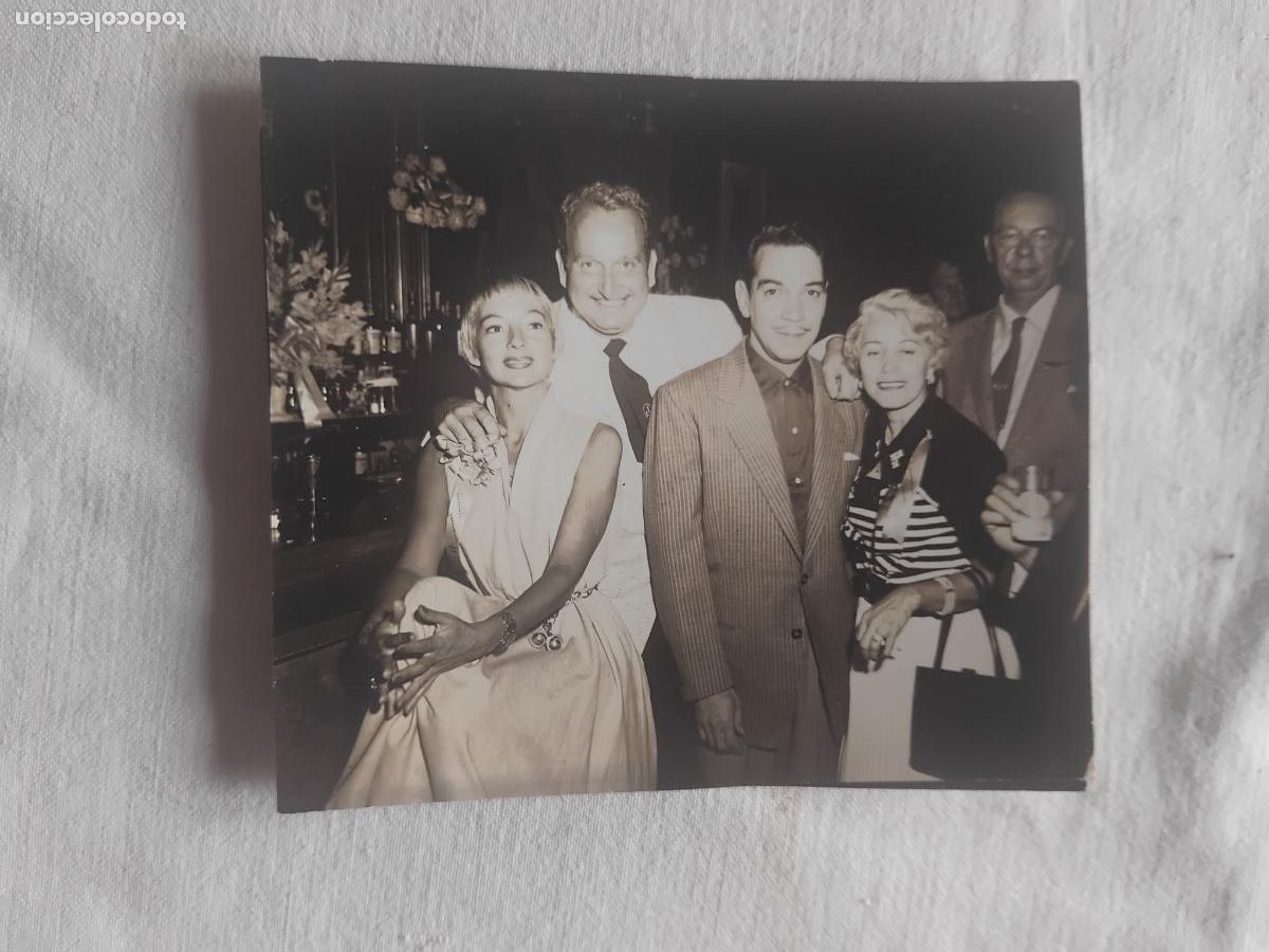Cine: FOTOGRAFIA ORIGINAL DE MARIO MORENO CANTINFLAS, EVELYN KEYES, JOSE JASD Y LA PERIODISTA DIANNE CARRE