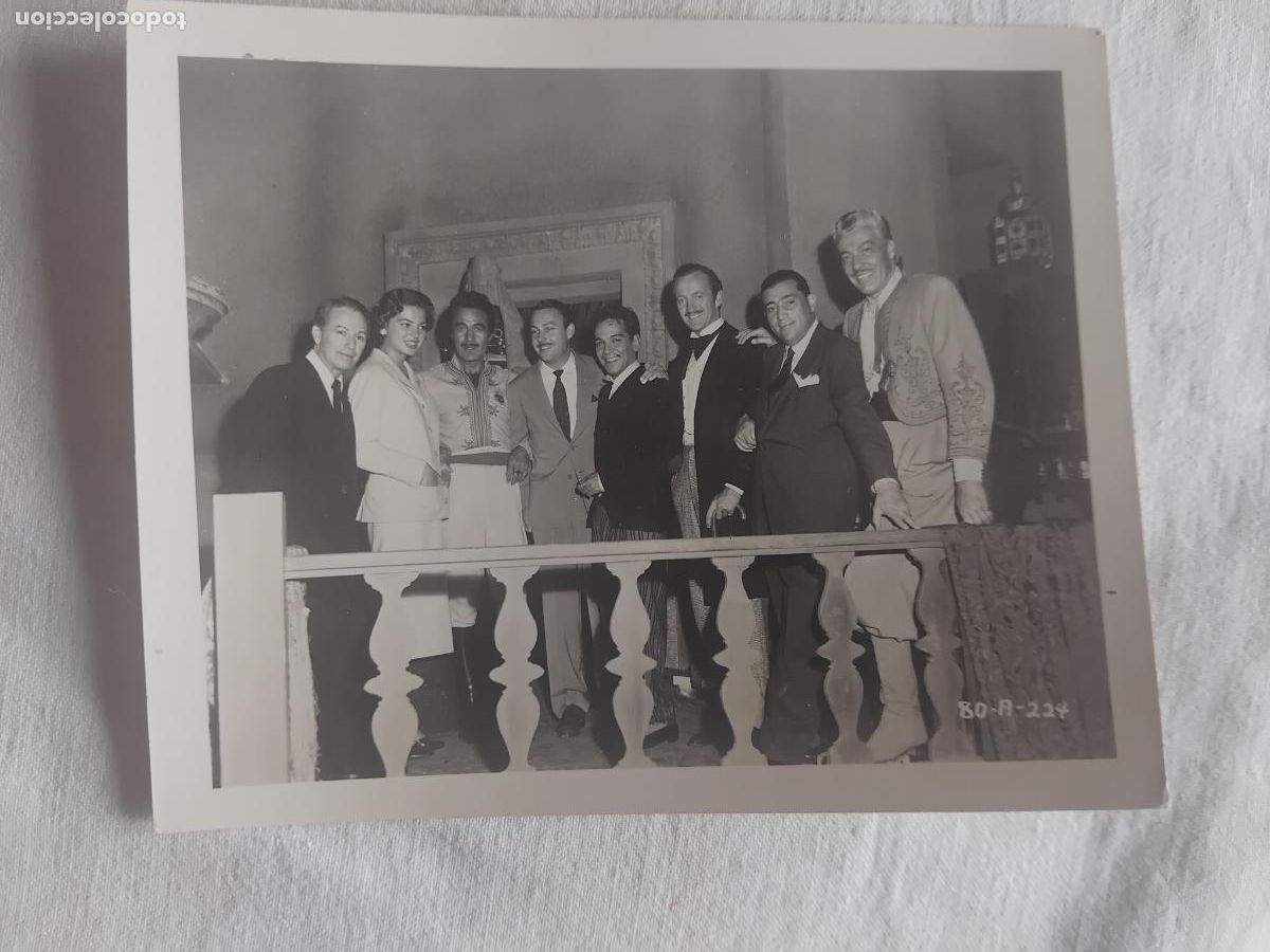 Cine: FOTOGRAFIA ORIGINAL DE MARIO MORENO CANTINFLAS, GILBERT ROLAND, DAVID NIVEN, CESAR ROMERO