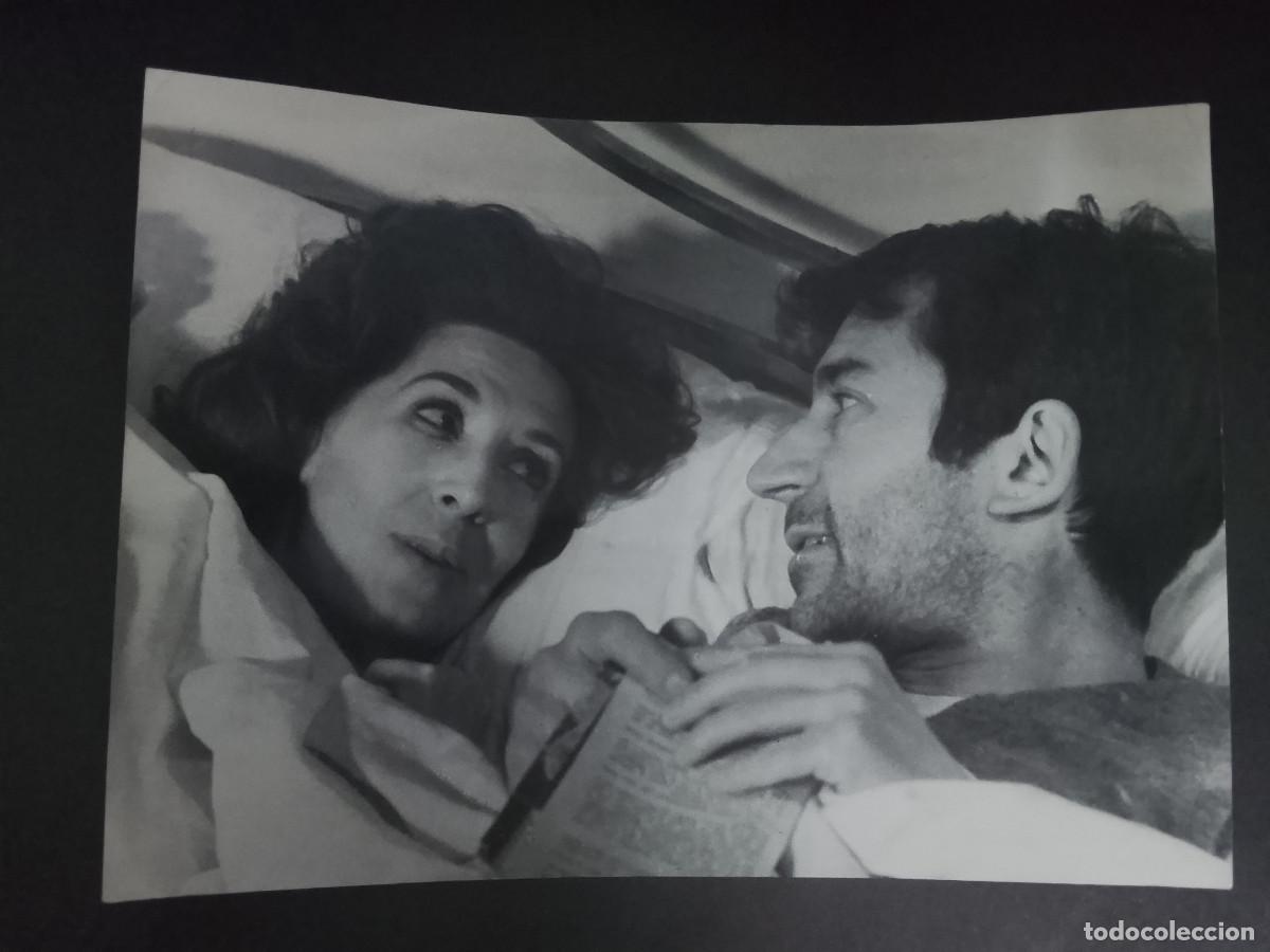 Cine: Fotograf&iacute;a de Concha Velasco y Jos&eacute; Sacrist&aacute;n en la pel&iacute;cula La Colmena