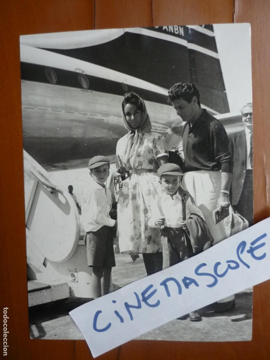 Cine: elizabeth liz taylor - foto original b/n - cinema actress - eddie fisher - foto familiar aeropuerto