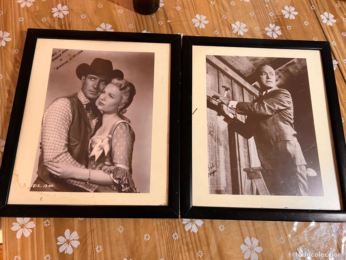 Cine: Lote de 2 cuadros vintage con fotograf&iacute;as de cine cl&aacute;sico &ndash; estilo western
