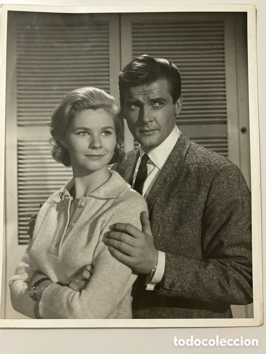 Cine: Foto original de Roger Moore el Santo y Suzanne Neve 1962
