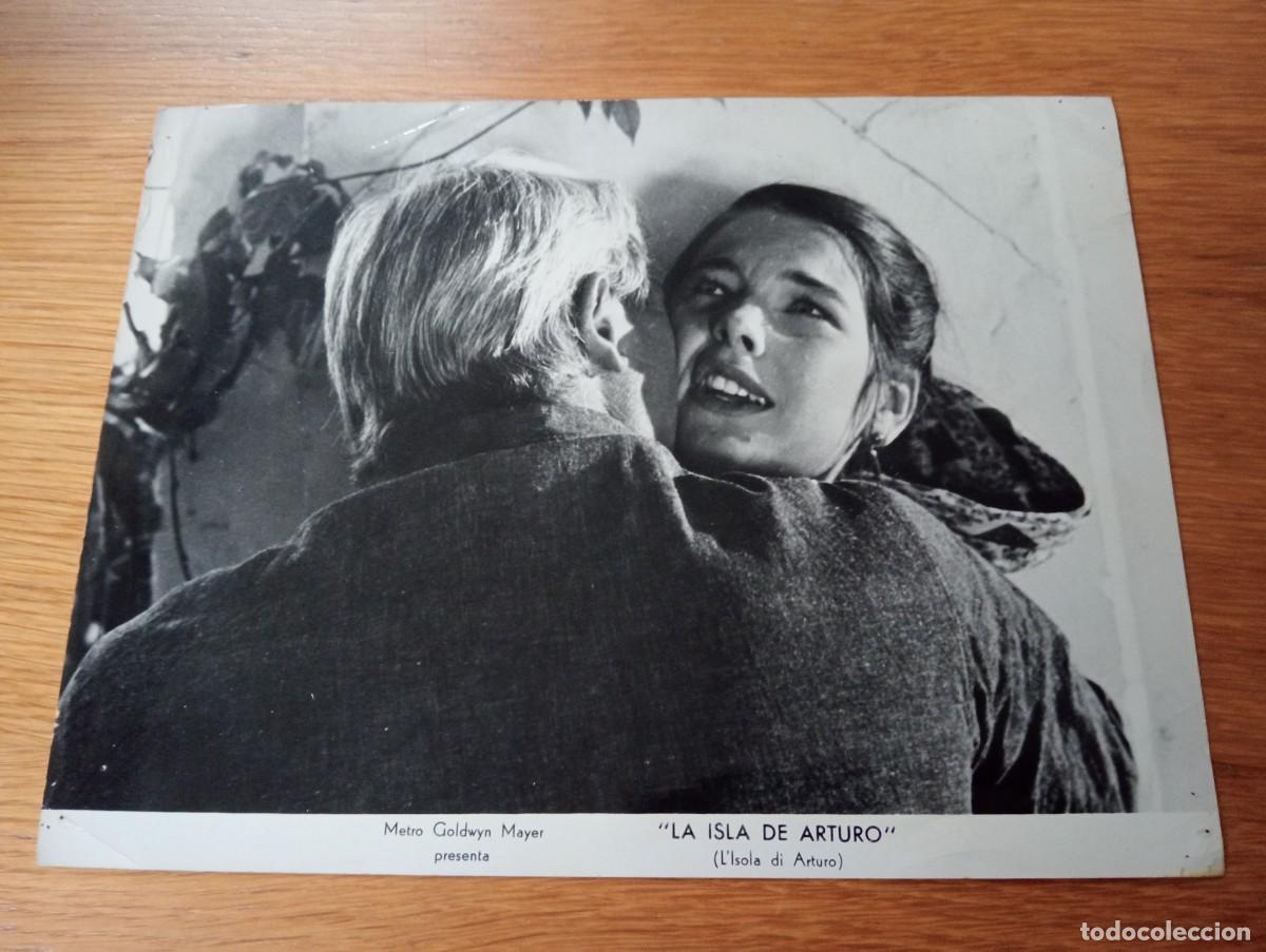 Cine: FOTOGRAMA ORIGINAL DE LA PEL&Iacute;CULA LA ISLA DE ARTURO, CONCHA DE ORO EN SAN SEBASTI&Aacute;N EN 1962.